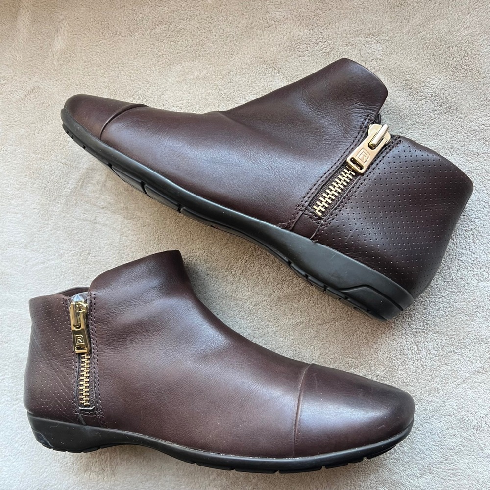 Rockport Total Motion Women 10 Dark Brown Leather Side Zipper Ankle Boot Casual